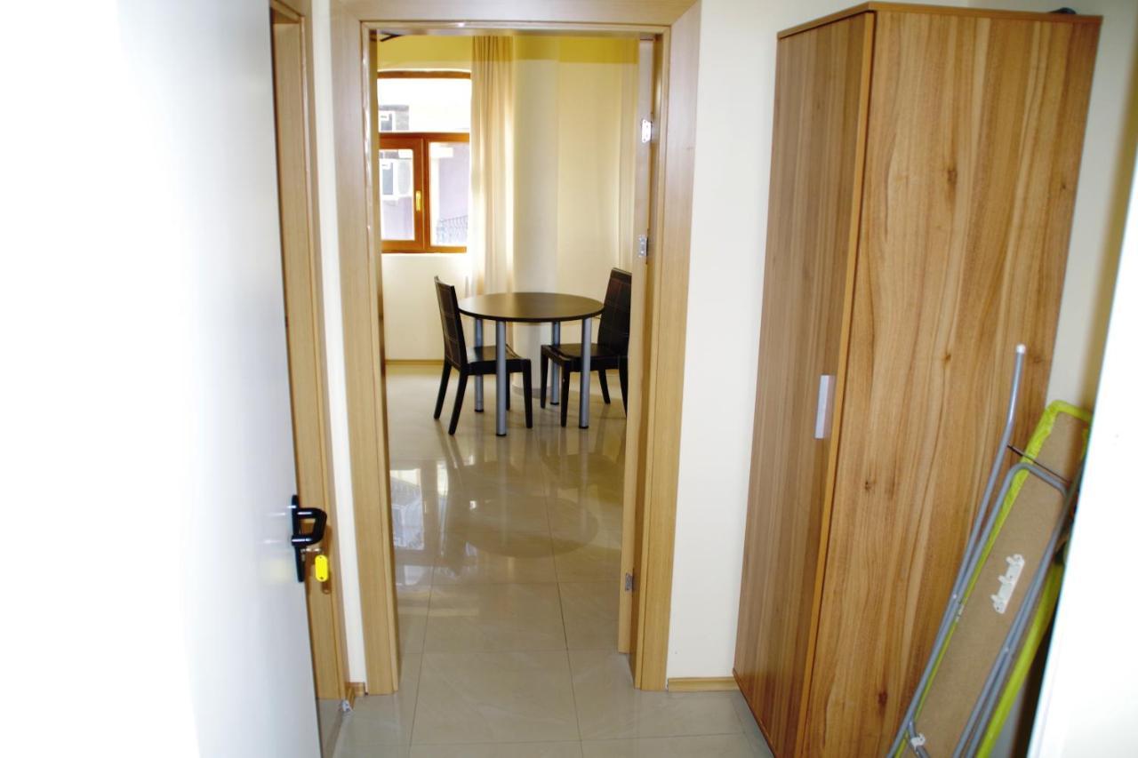 Azura Garden Apartments Chernomorets Luaran gambar